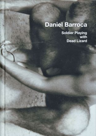 abenteuerdesign | Daniel Baroca - Soldier playing with dead Lizard